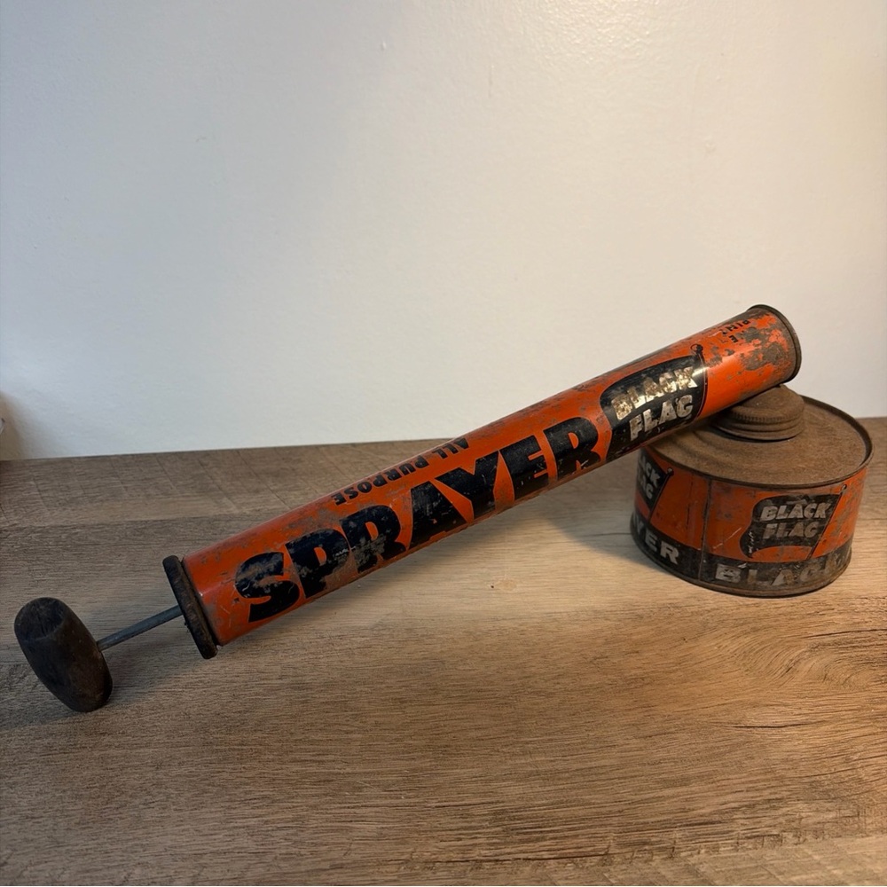 Vintage Black Flag Bug Sprayer